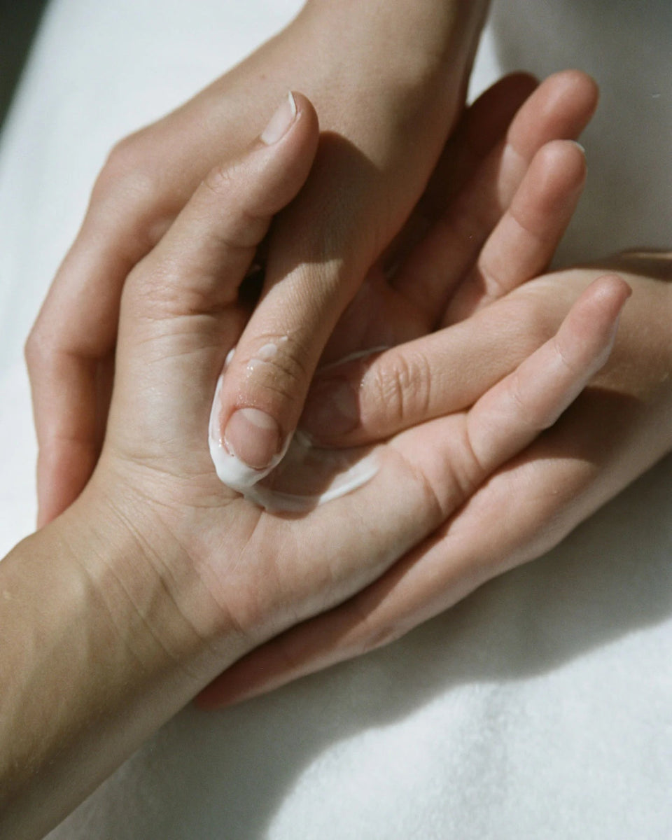 102 Hand Cream (Crema per le mani Bergamotto / Patchouli) - L:A Bruket - Crema mani - VG Charme
