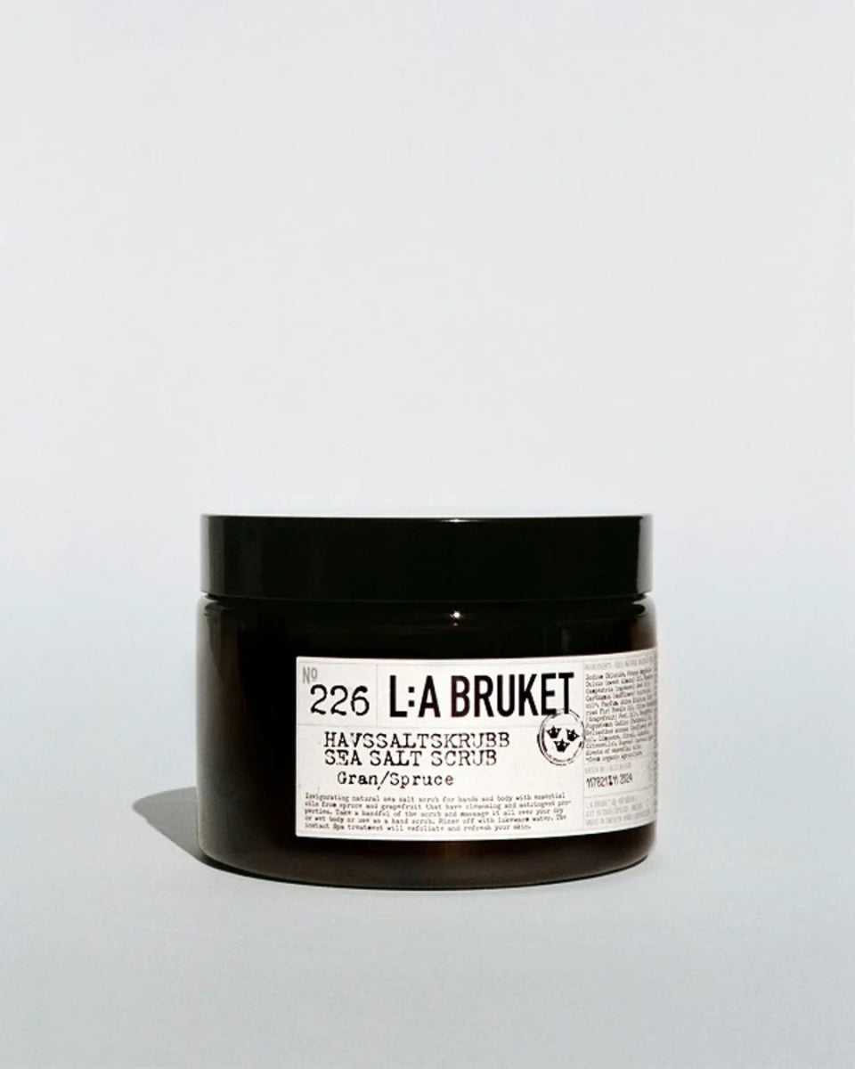 226 Body Scrub (Scrub corpo al sale marino Abete rosso) - L:A Bruket - Scrub corpo - VG Charme