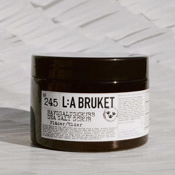 245 Scrub corpo al sale marino Sambuco - L:A Bruket - Scrub corpo - VG Charme