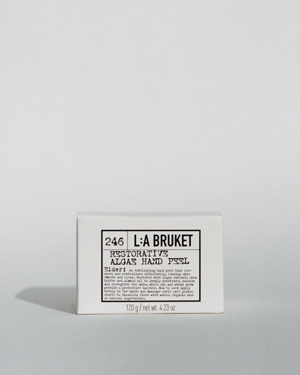246 Restorative Algae Hand Peel (Peeling mani alle alghe rigeneranti) - L:A Bruket - Crema mani - VG Charme