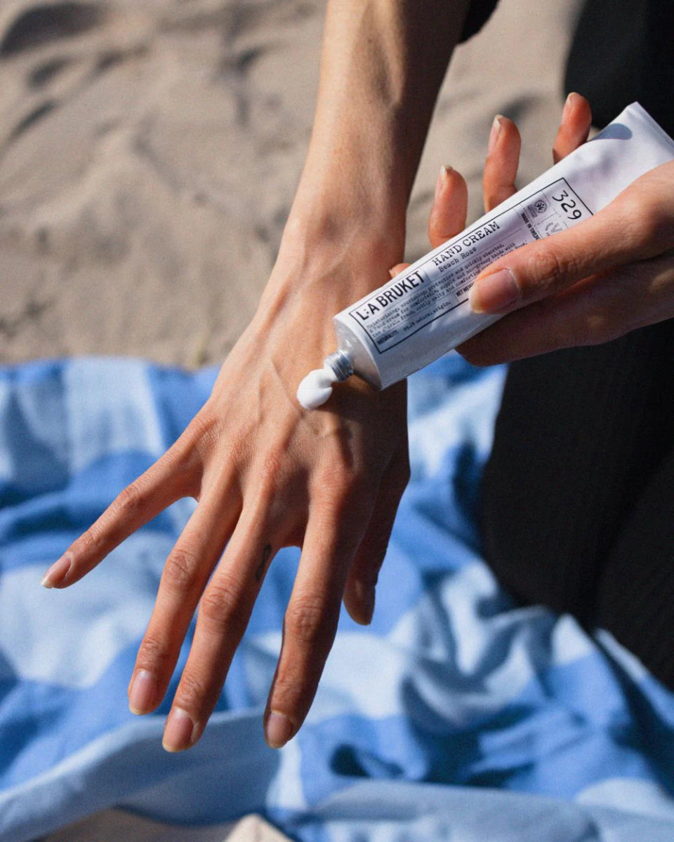 329 Hand Cream Beach Rose (Crema mani Rosa da spiaggia) - L:A Bruket - Crema mani - VG Charme