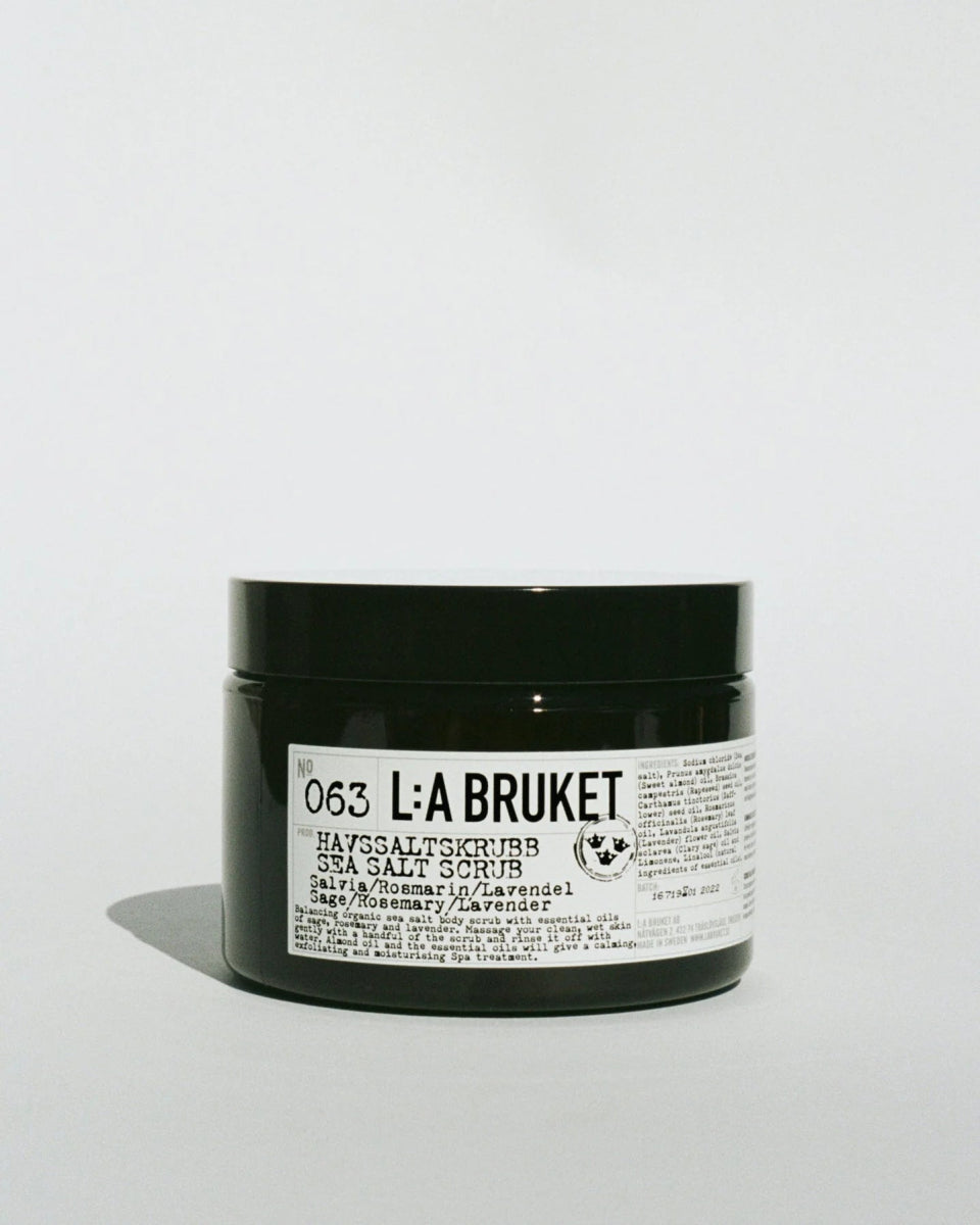 063 Sea Salt Scrub (Scrub corpo al sale marino Salvia / Rosmarino / Lavanda) - L:A Bruket - Scrub corpo - VG Charme