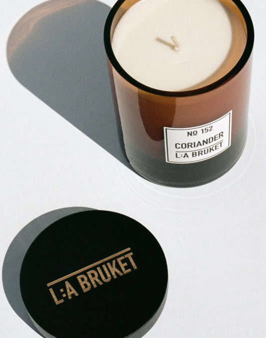 152 Candela profumata - Coriandolo - L:A Bruket - Candela Profumata - VG Charme