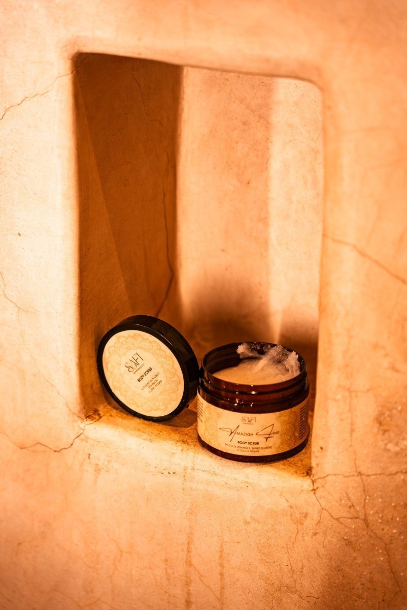 Scrub Corpo Zafferano, Fiori Bianchi e Legno di Cedro - Safi Marrakech - Scrub corpo - VG Charme